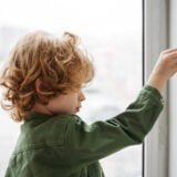 التعلق عند الأطفال كيف يمكن التعامل معه في 5 نصائح