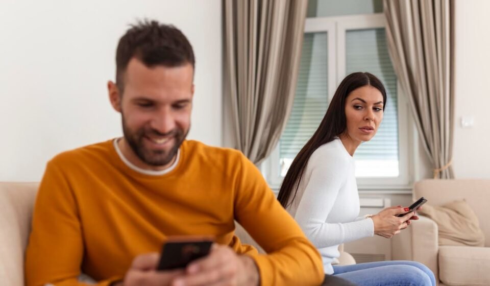 علامات تدل على الخيانة من طرف الشريك علامات تدل على أن الخيانة