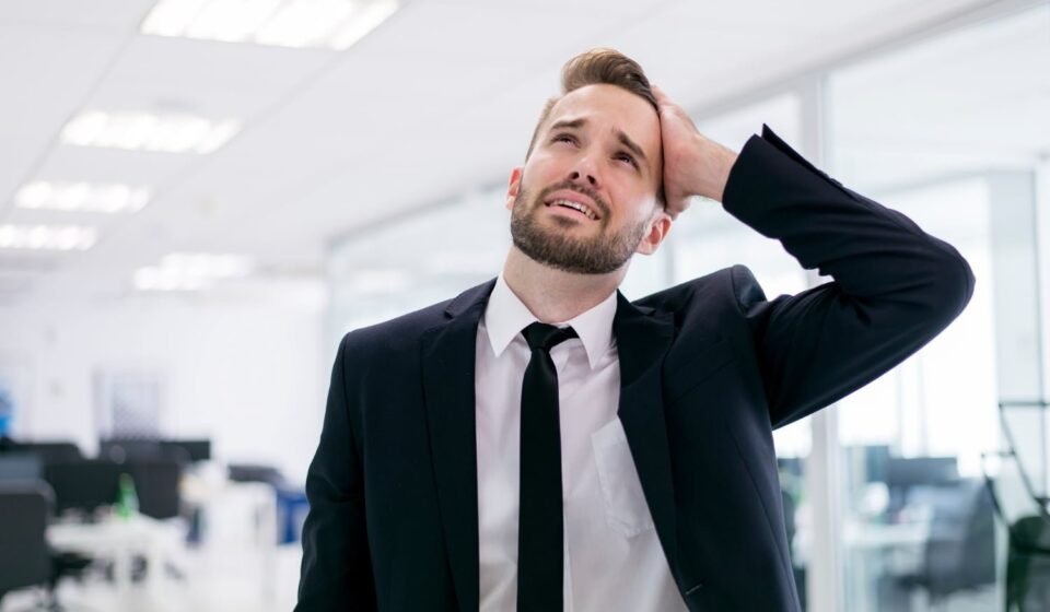 ضعف الثقة بالنفس بسبب الاكتئاب: وطرق العلاج ضعف الثقة بالنفس بسبب الاكتئاب: وطرق العلاج