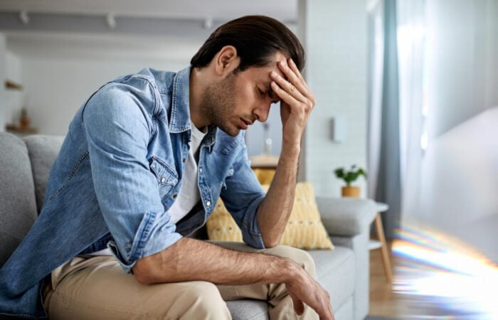 هرمون الاكتئاب عند الرجال: الأسباب والخلل