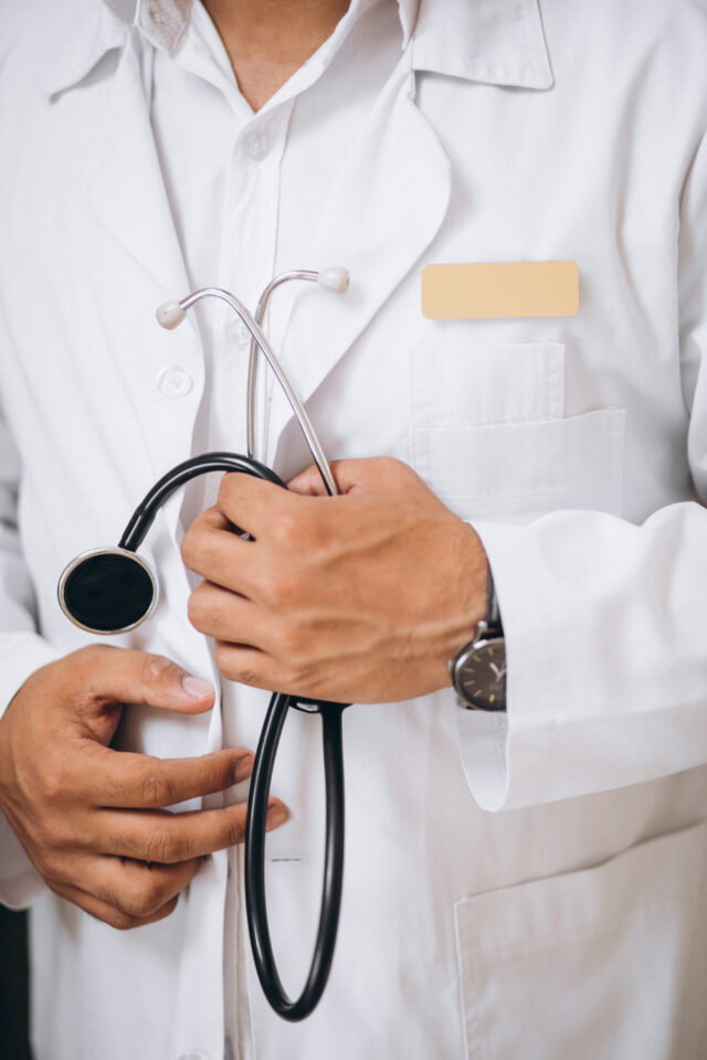 أشهر 15 دكتور نفسي في مونس