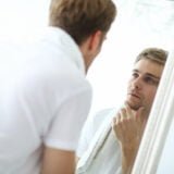 علامات جنون العظمة (8 أعراض تكشف عنه)